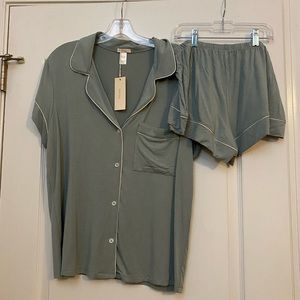 Everjey slate blue pajamas.  95% modal, 5% spandex.  Feels like silk.